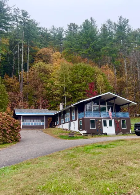 Private 30-Acre Chalet | Hot tub, Sauna, Trails - Image 1