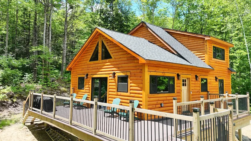 Deertrail Cabin•Sleeps 11•Sled & ATV from the Door - Image 1