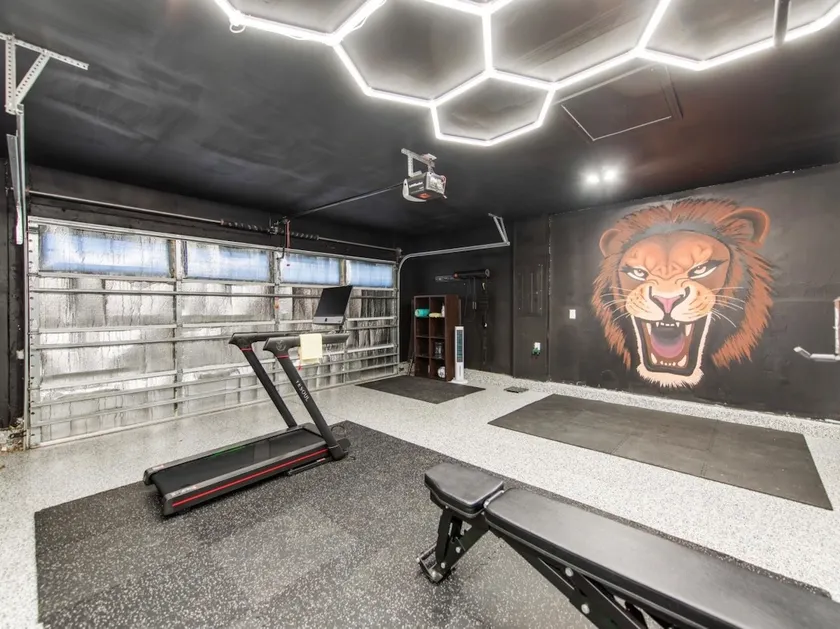 Modern Home W/Gym, Near Monroe and Wingate - Image 1