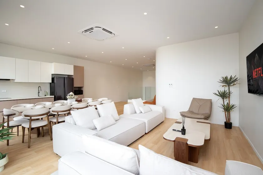 5BR Penthouse in Sukhumvit 650m to BTS Ekamai - Image 1
