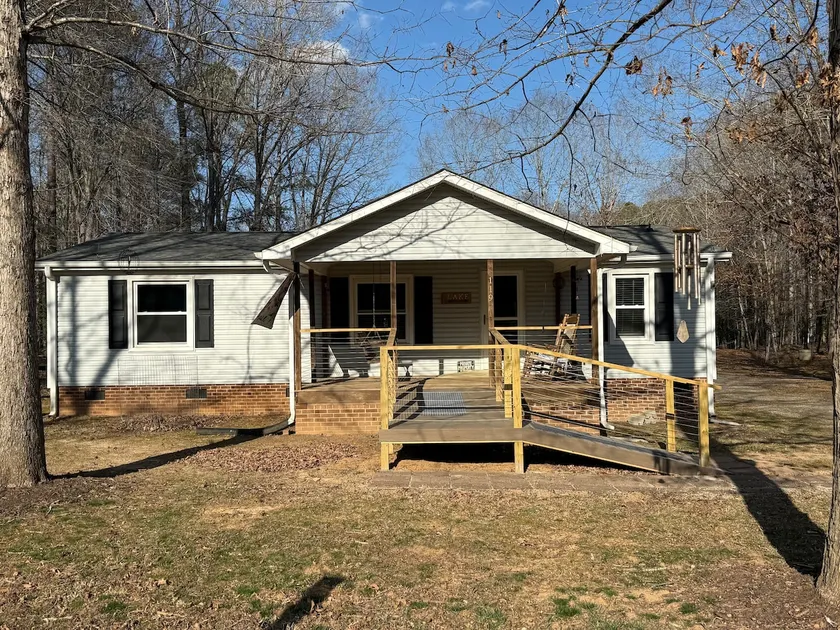 Nana’s Lake House - Image 1