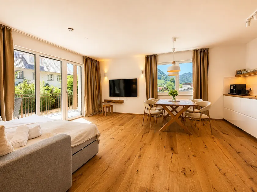 Tilli – Alpine Apartment | Balcony & Mountain View - Image 1