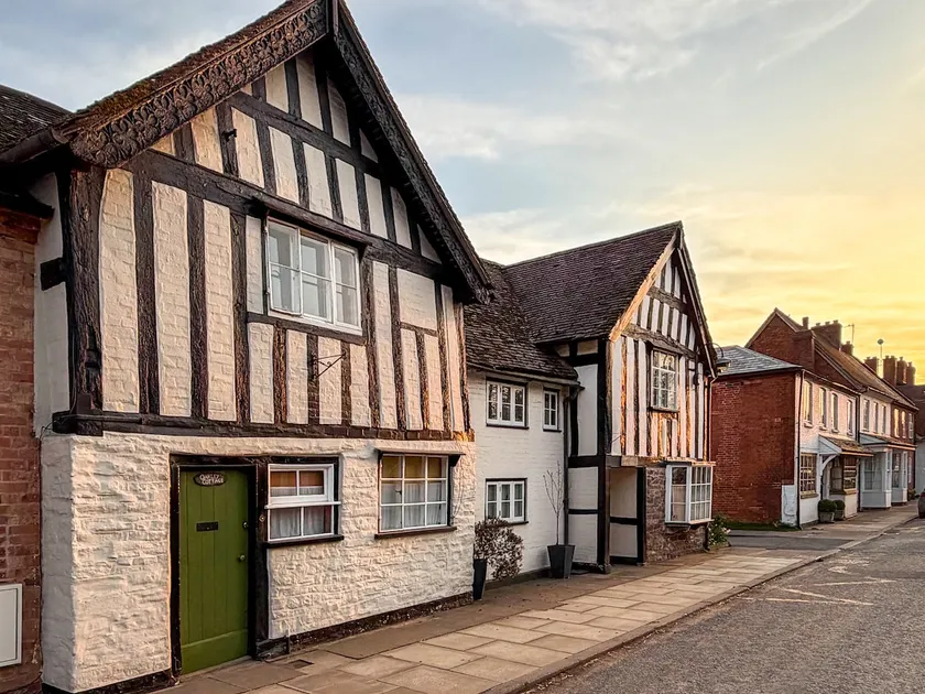 Oakley Cottage - Image 1