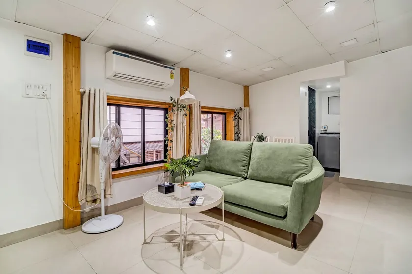 Glass House Loft | Khar’s Coolest Stay - Image 1