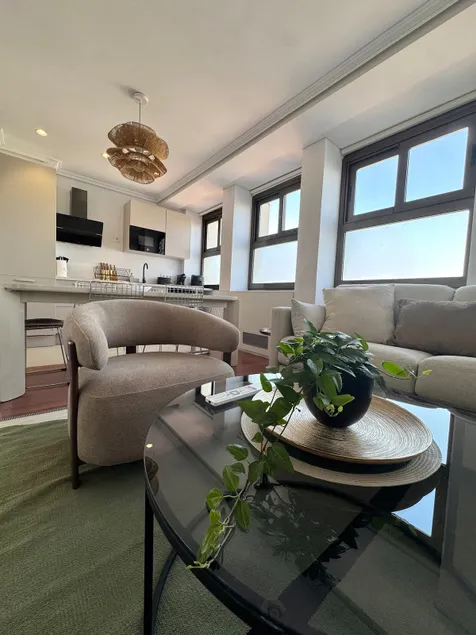 Exclusive 7th floor apartment in Plaza de España - Image 1