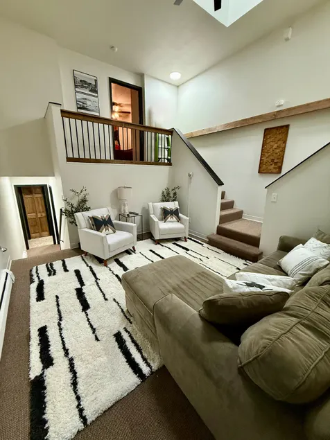 Downtown Potsdam Beautiful 3 bedroom townhouse - Image 1