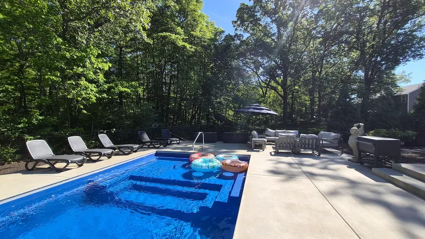 Luxury retreat w/heated pool minutes to Downtown N - Image 1