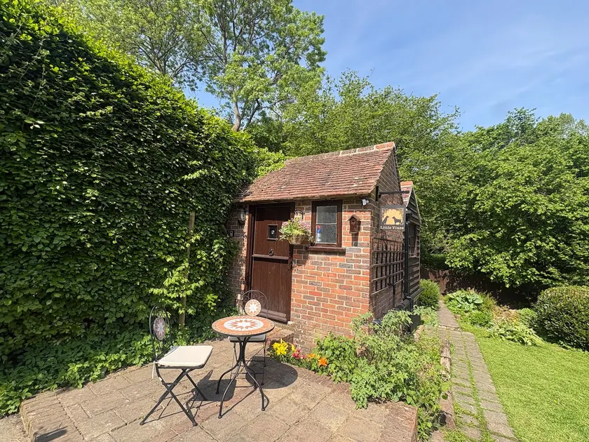 Little Vine Cottage in the grounds of Leeds Castle - Image 1