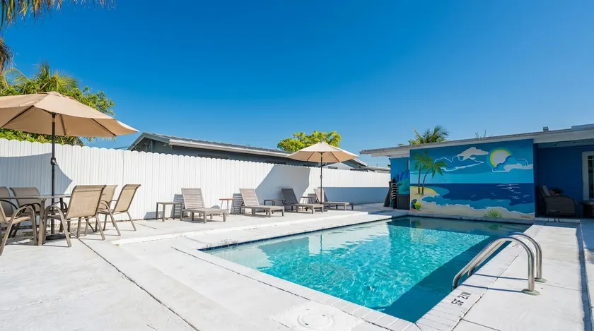 4BR Saltwater Pool · Ping-Pong & Outdoor TV Lounge - Image 1