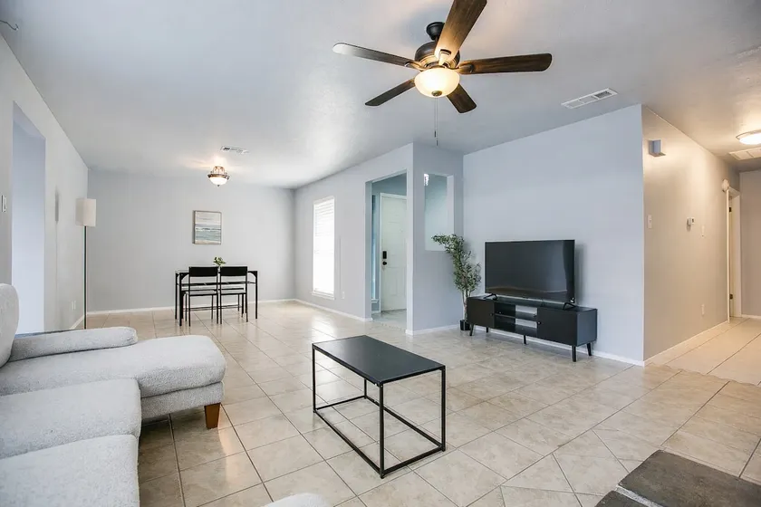 Spacious 3BR / 2 BA Retreat • Chic San Angelo Stay - Image 1