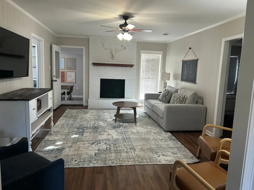 Walk to USA Baseball • Sleeps 10 • Near Navy Base - Image 1