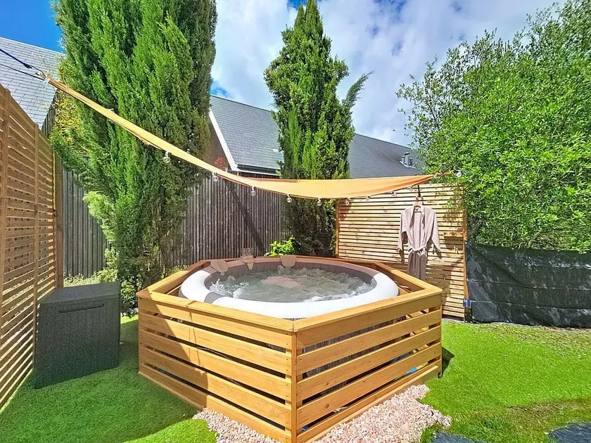 Architect's maisonette with hot tub, 15 minutes from Tours - Image 1