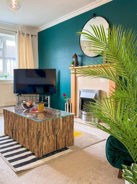 The Drumund - In-Between Bath & Bristol - Sleeps 9 - Image 1