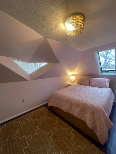 The Phoenix Nest - 3rd Floor Suite in Oberlin - Image 1