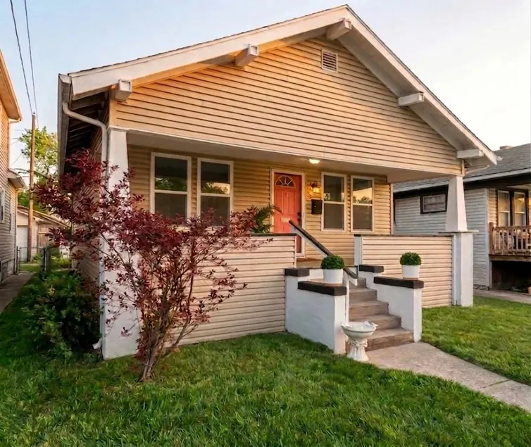 Porch Life Bungalow - Retreat near Univ. of Dayton - Image 1