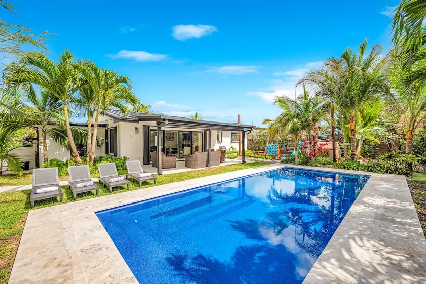 The Oasis Heaven Miami Private Pool Sleeps 14 - Image 1