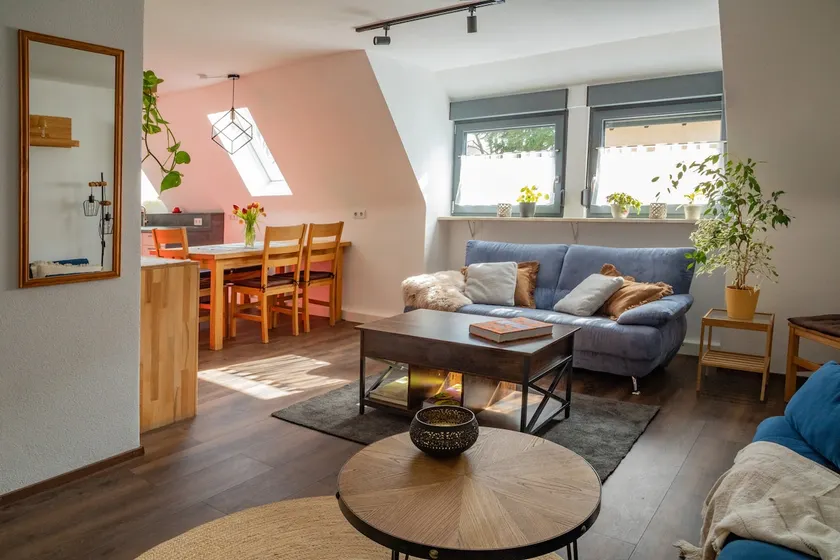 Ideal for Couples & Families: 2BR, Space & Gym - Image 1