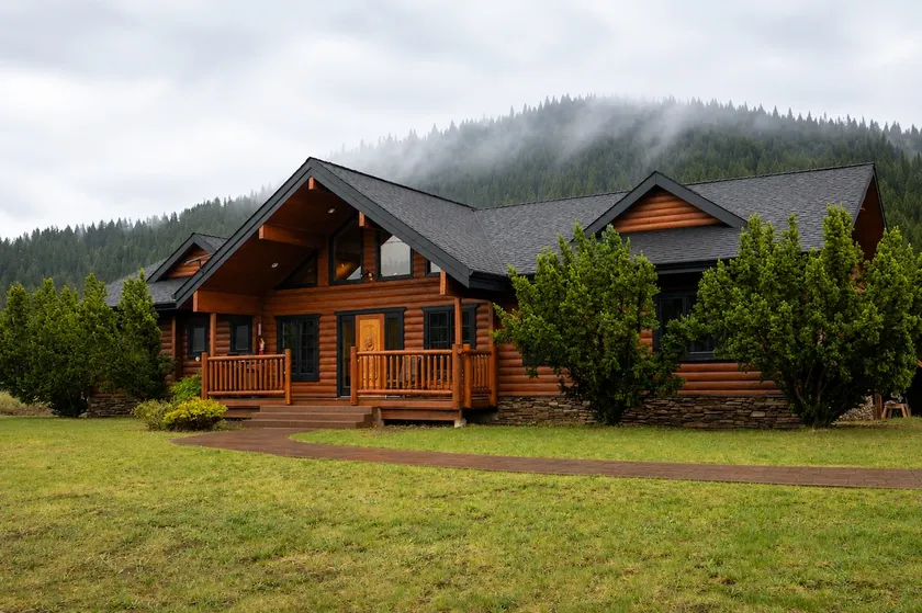Shuswap Mountain Lodge - Image 1