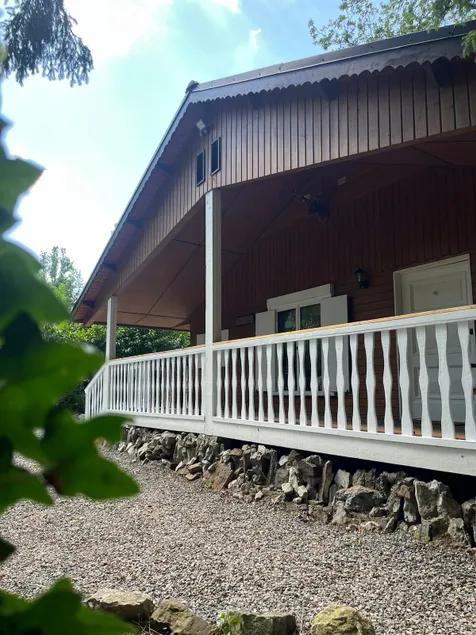 Tiny Lodge - Image 1