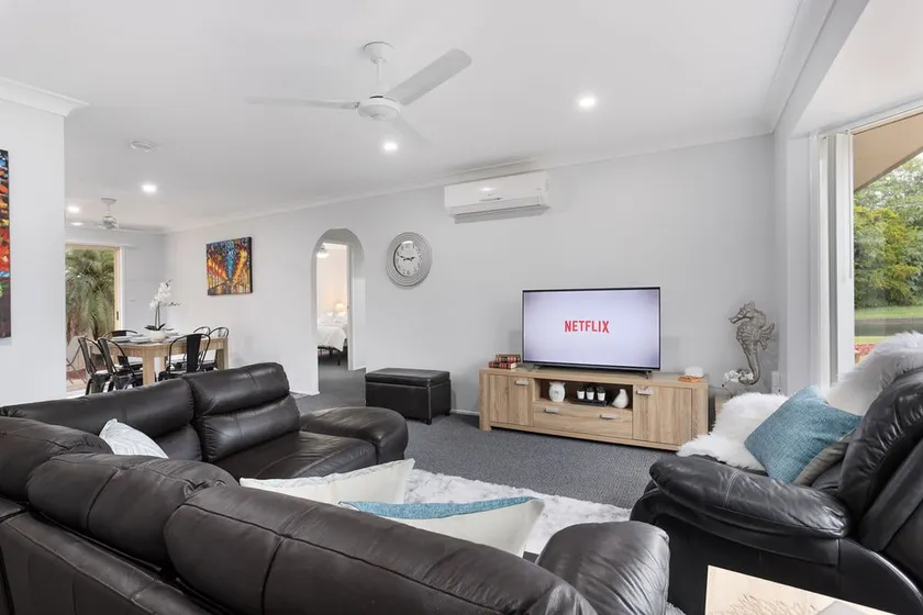 Quiet Area, Modern Home, Close to Ipswich CBD - Image 1