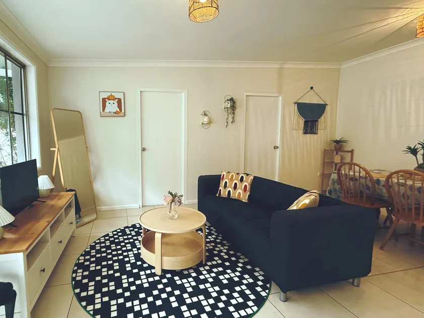 2 Stylish Bedroom Conveniently Located Werrington - Image 1