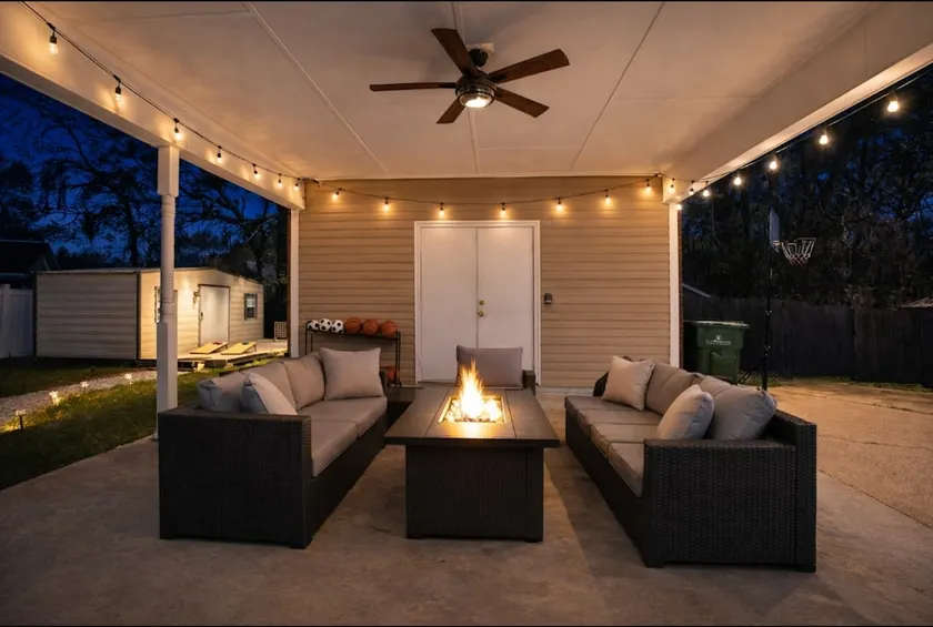 4BR | 2 King Bed | Grill | 1gb Wi-Fi | Smart TVs - Image 1