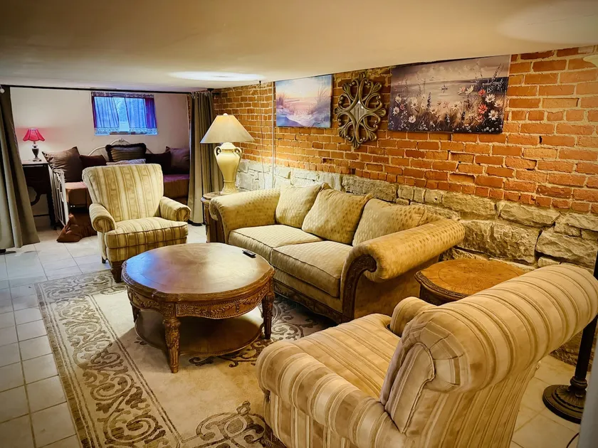 Basement Apartment Historic Wolf Manner - Farm - Image 1