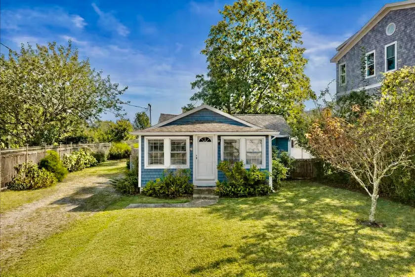 The Saybrook Point Bungalow, Stroll to Downtown - Image 1
