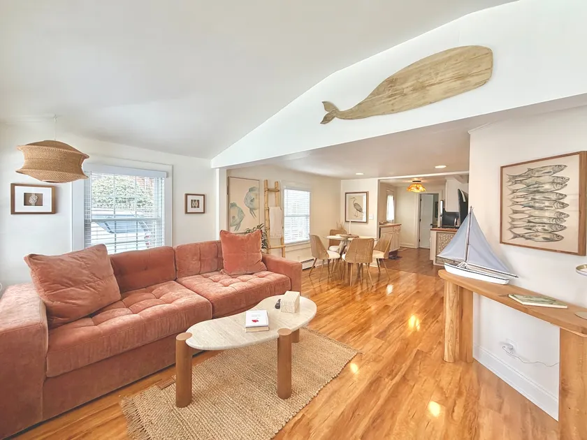 The Saybrook Point Bungalow, Stroll to Downtown - Image 1