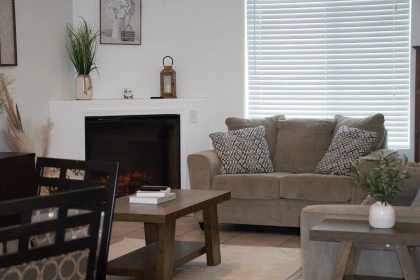 Cozy Home in a Peaceful Neighborhood - Image 1