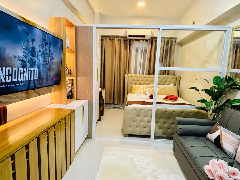 Resort-Style 1 BR Unit| Pool View | Near Airport - Image 1