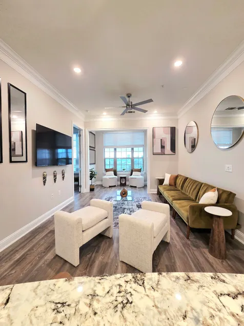 Relaxing 2BR Oasis in Midtown / Downtown - Image 1