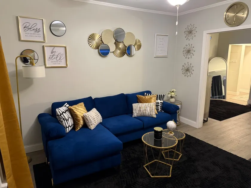 Luxe Retreats is a modern stay in Cincinnati - Image 1