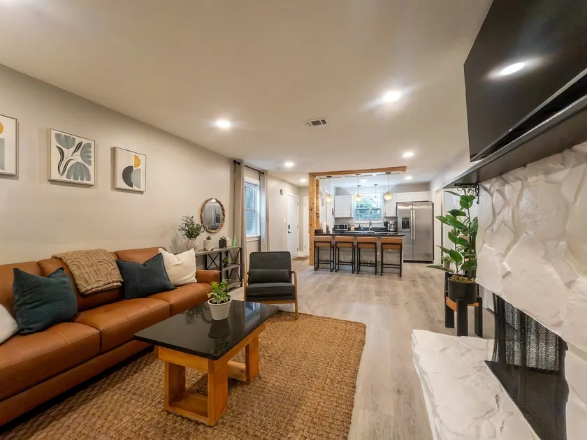 Mid-Century Modern Townhome | Mins to The Battery - Image 1