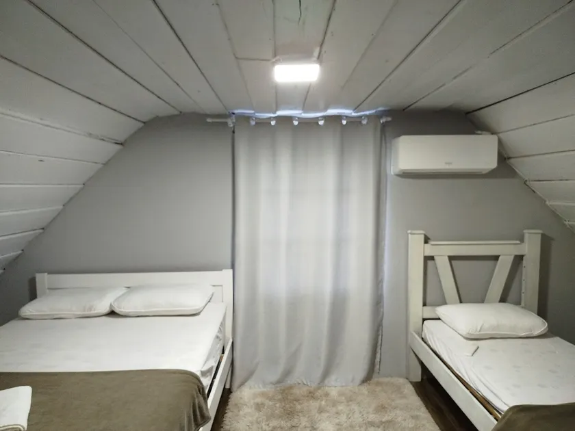 Flávio’s B&B, Twin Bedroom - Image 1