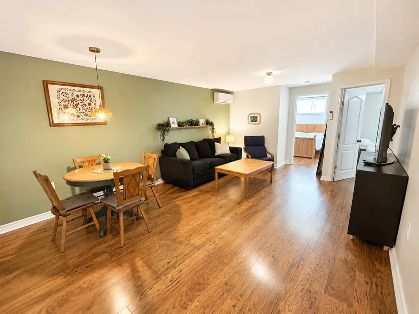 Cozy 2BR Retreat • Beach, Parks • 20 Min to Ottawa - Image 1
