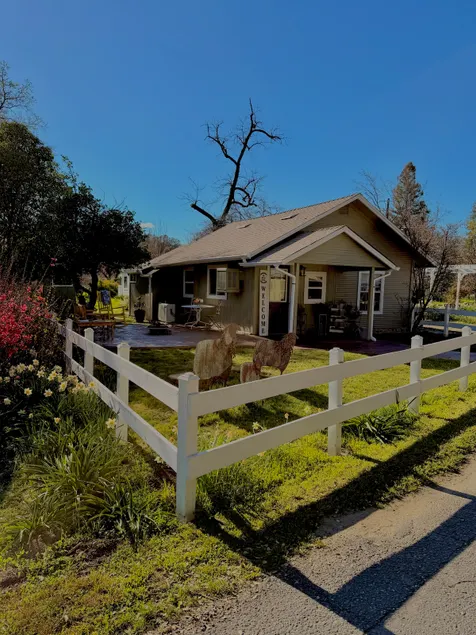 Out On The Lane, A Retro Modern Cottage - Image 1