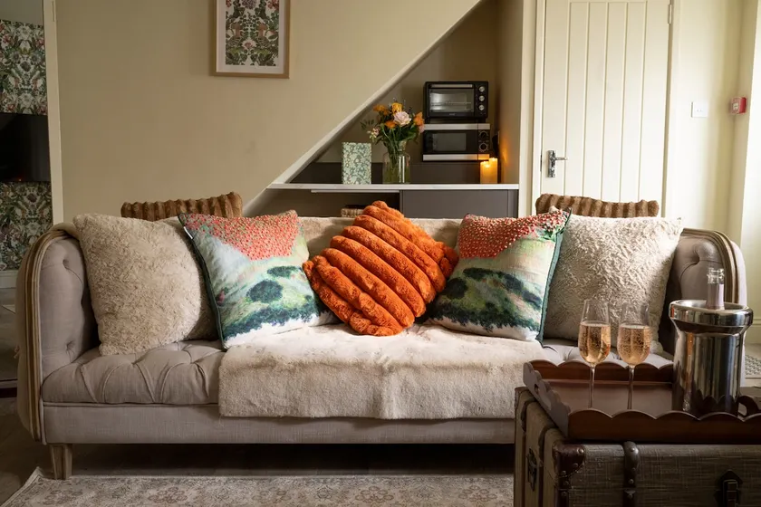 Tunbridge Wells Stylish Pantiles Apartment - Image 1