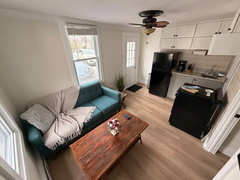Tiny, Budget Friendly 1 Bedroom Central CT - Image 1