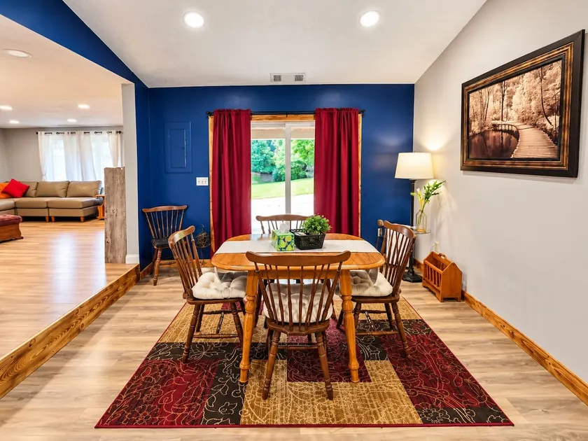 Newly Renovated, Entire Home, 3BR, Near Lake - Image 1