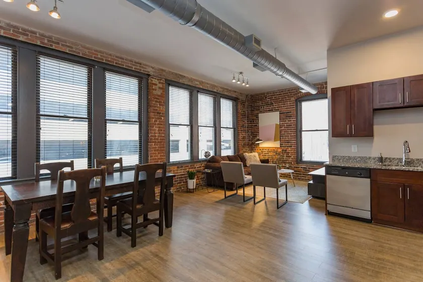 Luxury Spacious Loft > Heart of Downtown! > 306 - Image 1