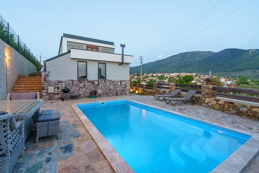 Luxury Nature Villa near Ephesus with Heated Pool - Image 1
