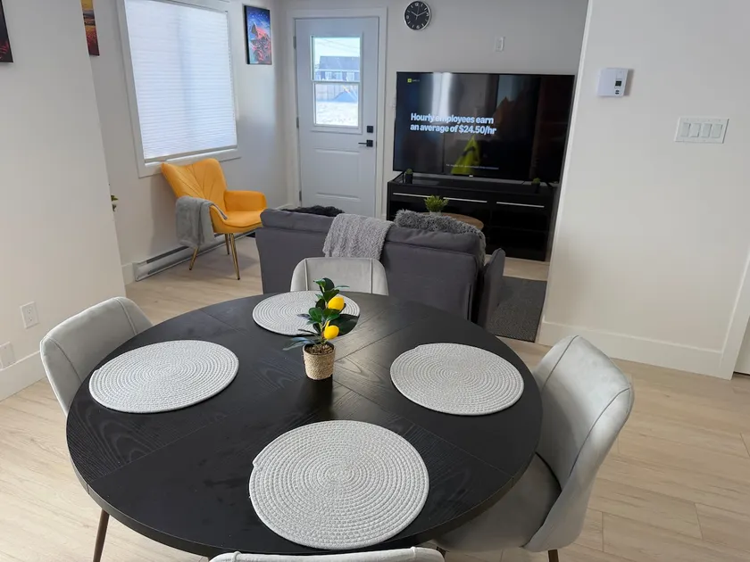 Bright, Modern & Cozy 1BR Getaway - Image 1