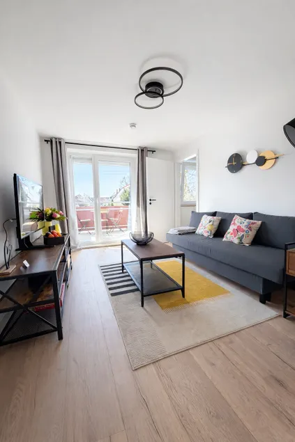 Modern apartment with balcony & feel-good ambience - Image 1
