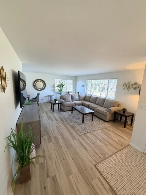 The Junction Retreat! Amazing location! Large 3br. - Image 1