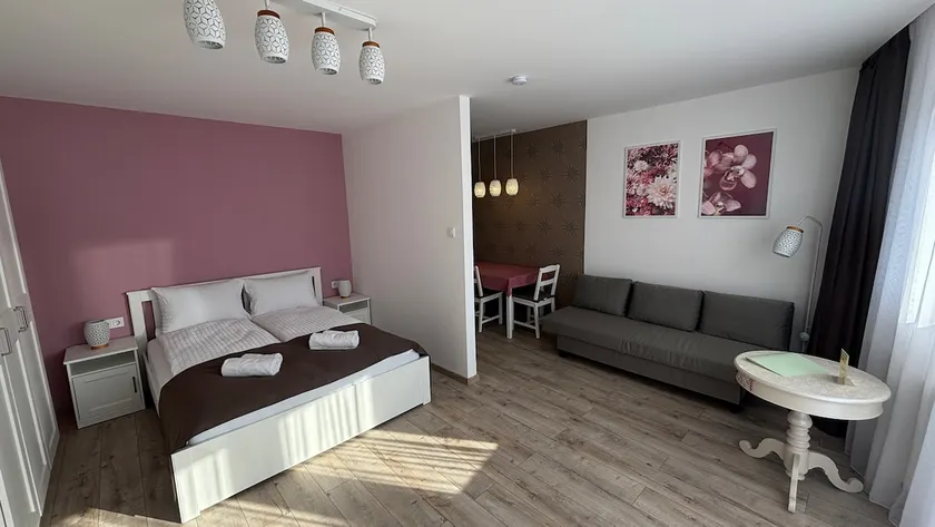 FloraTrio Apartment / Rose - Image 1