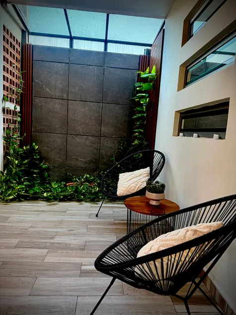 Encino27 - Image 1