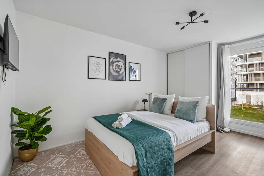 Chic studio apart near Paris - Image 1