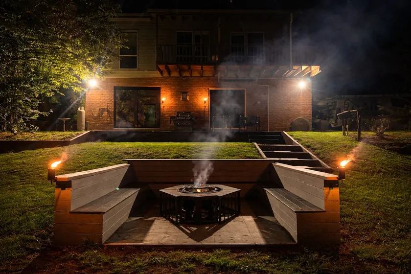 The Grandview Retreat, Riverside Farmstay Escape - Image 1