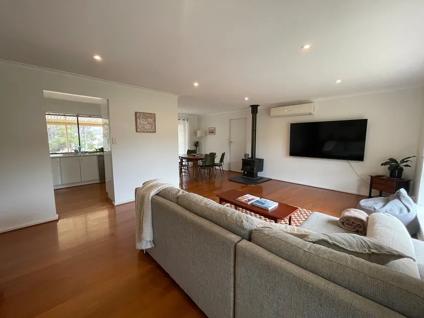 Barton Beach House | Walk to Boomer Beach - Image 1